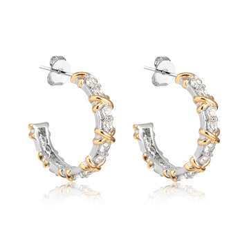 Brinco argola Antônia detalhe em X maior e banho de ródio branco