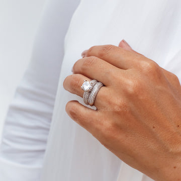 Anel duplo solitário cravejado com banho de ródio branco