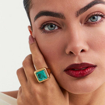 Anel quadrado Luxo esmeralda colombiana com banho de ouro 18k