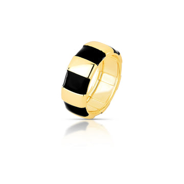 Anel largo resinado em preto com banho de ouro 18k