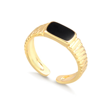 Anel retângulo preto e banho de ouro 18k