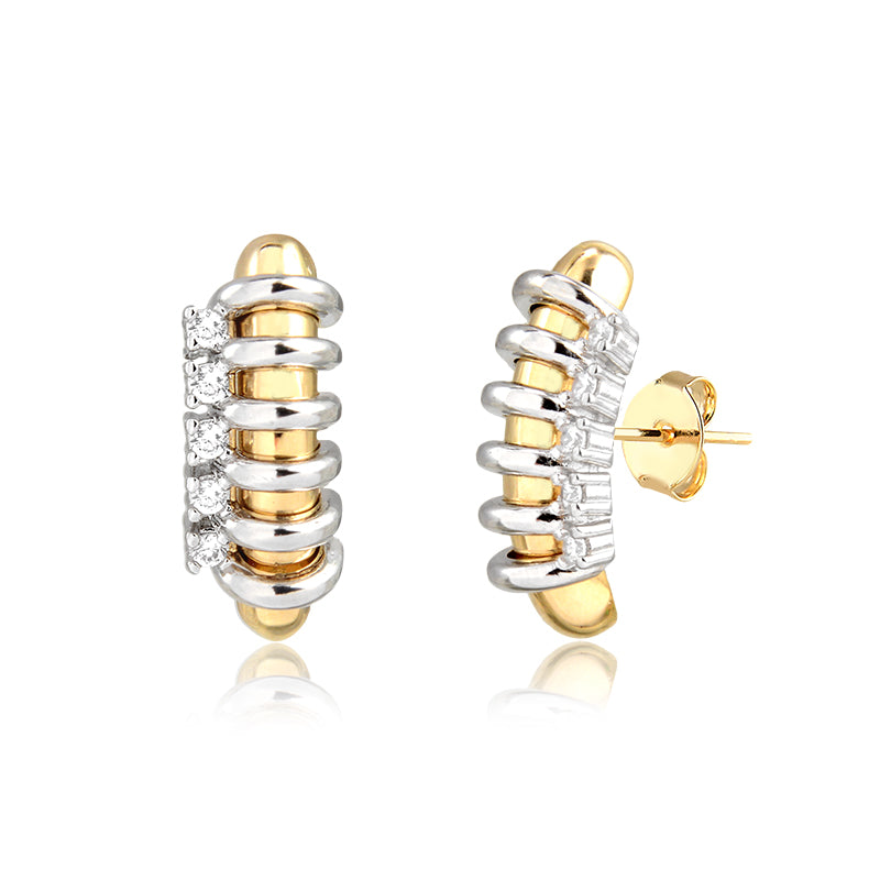 Brinco ear hook dourado com detalhes linhas e zircônia em ródio branco