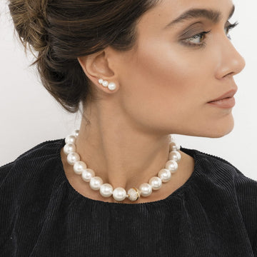 Brinco ear cuff 3 pérolas com banho de ouro 18k