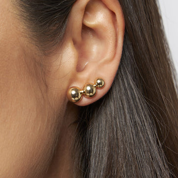 Brinco ear cuff 3 esferas com banho de ouro 18k