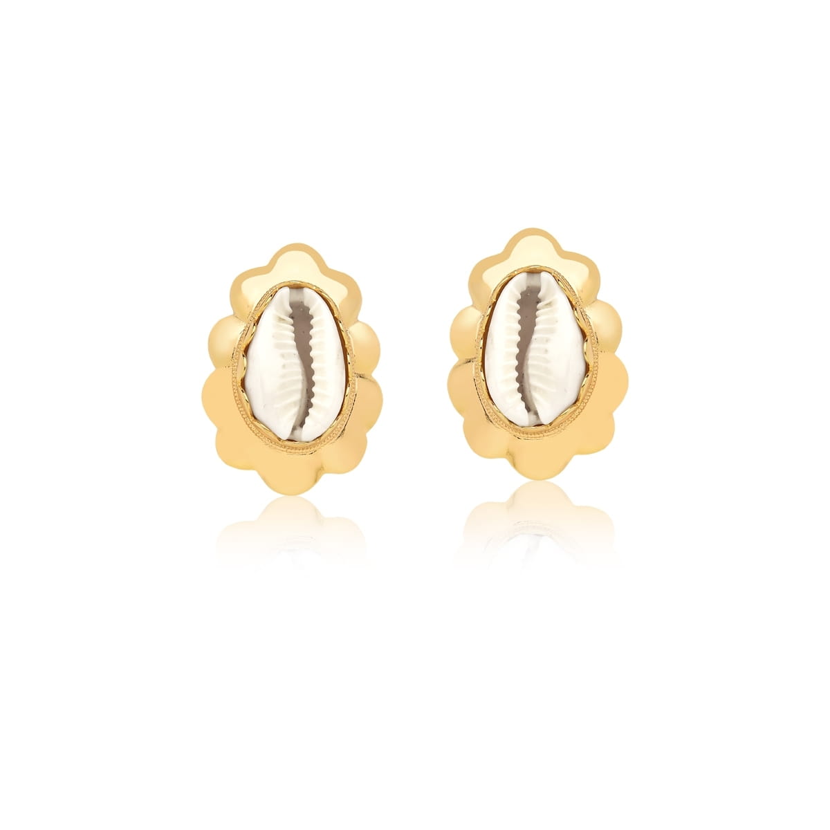 Brinco buzio com banho de ouro 18k