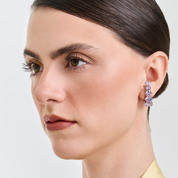 Brinco ear hook lavanda maxi zirconias Manu com banho de ródio branco