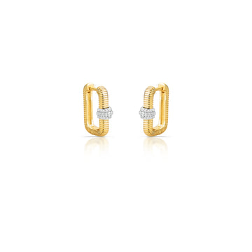 Brinco argola retangular frisada com detalhe cravejado e banho de ouro 18k