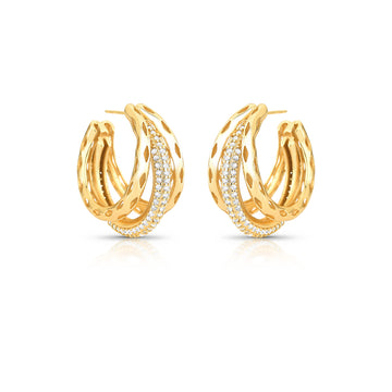 Brinco argola tripla cravejada com detalhe vazado e banho de ouro 18k