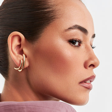 Brinco dou ear hook duplo liso com banho de ouro 18k