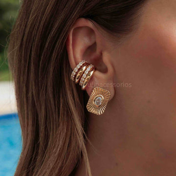 Brinco retangular com oval cristal com banho de ouro 18k