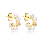 Brinco argola pérolas com oval cravejado com banho de ouro 18k