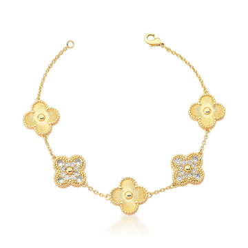 Pulseira trevos lisos e cravejados com banho de ouro18k