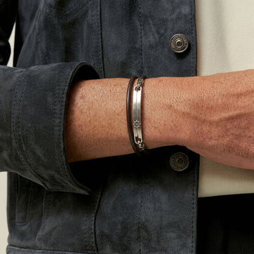 Pulseira masculina courino marrom com detalhe em aço