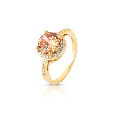 Anel zircônia champanhe com entorno cravejado e banho de ouro 18k