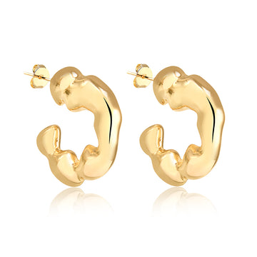 Brinco argola orgânica bold descontruída com banho de ouro 18k