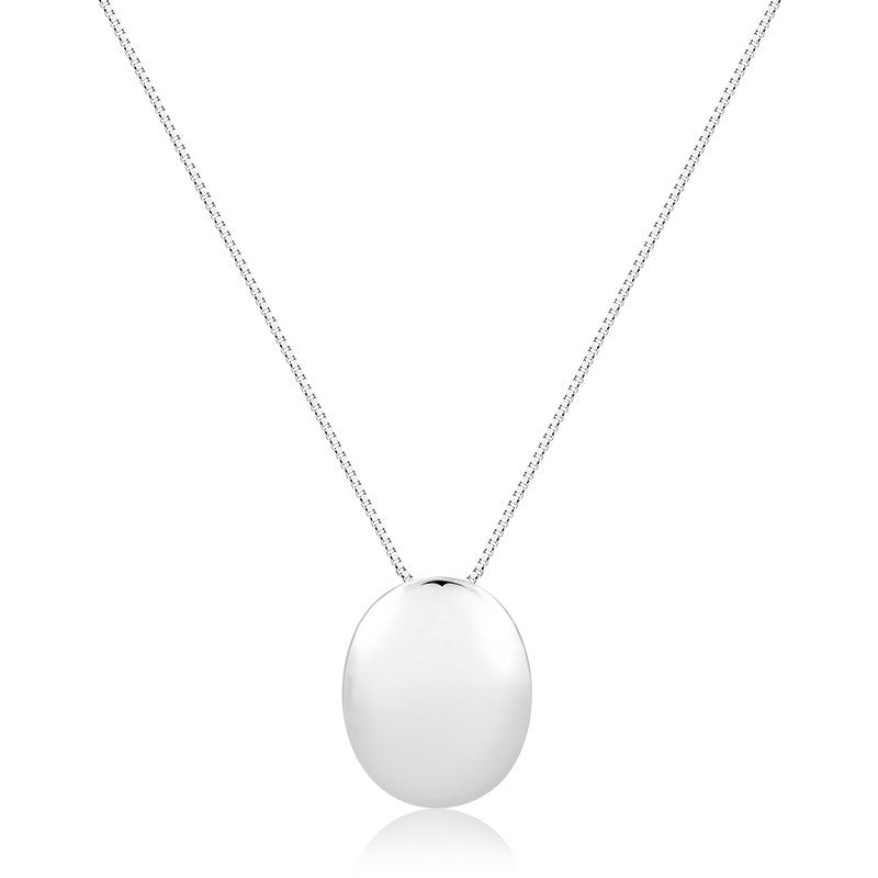 Colar oval liso com banho de ródio branco