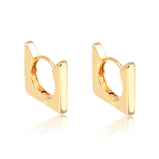 Brinco argola quadrada G lisa com banho de ouro 18k