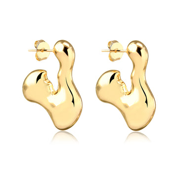 Brinco argola orgânica Vitória com banho de ouro 18k