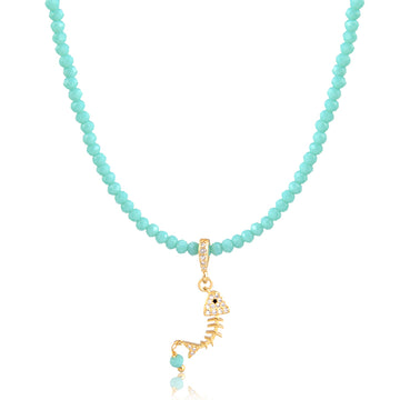 Colar choker cristais turquesa pingente peixe com banho de ouro 18k