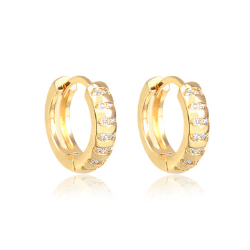Brinco argola lisa e cravejada menor com banho de ouro 18k