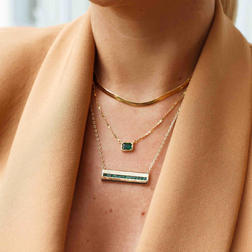 Colar baguetes esmeralda com banho de ouro 18k