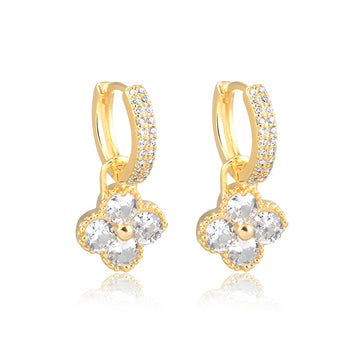 Brinco argola com pingente trevo cristal com banho de ouro 18k