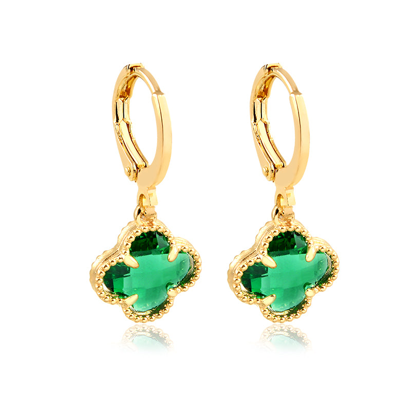 Brinco argolinha trevo esmeralda com banho de ouro 18k