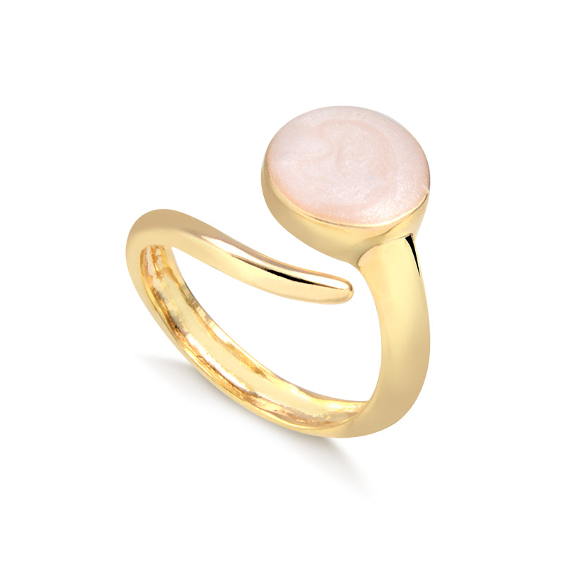 Anel oval envolvente resina nude com banho de ouro 18k