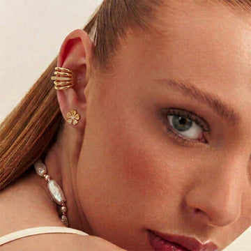 Piercing linhas lisas e linha central cravejadas com bannho de ouro 18k
