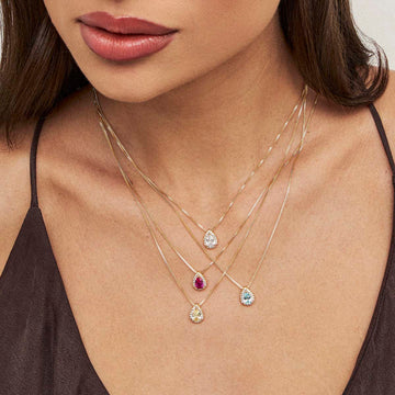 Colar gota citrino entorno cravejado com banho de ouro 18k