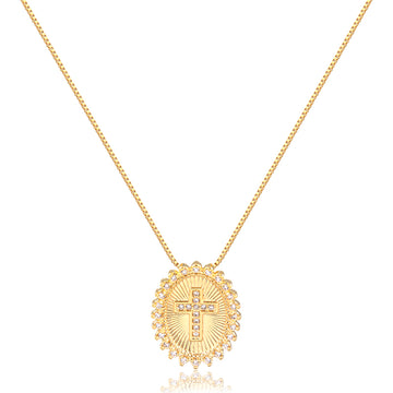 Colar oval com cruz cravejada com banho de ouro 18k