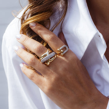 Anel linhas lisas e cravejadas com banho de ouro 18k