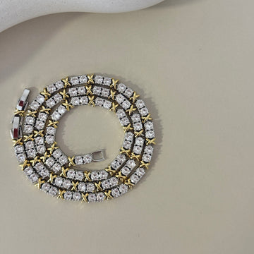 Colar riviera Antônia com detalhe x menor dourado e banho de ródio branco