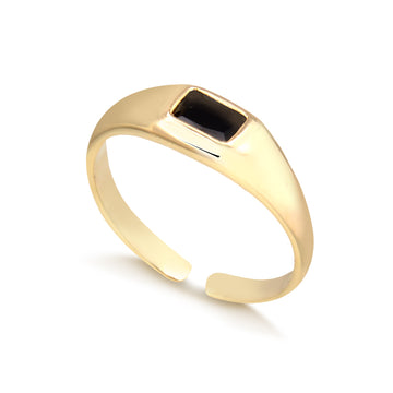 Anel com retângulo preto com banho de ouro 18k