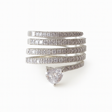 Anel linhas cravejadas e coração cristal LUXO com banho de ródio branco