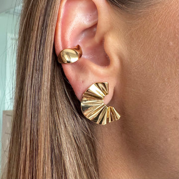 Brinco leque menor com banho de ouro 18k