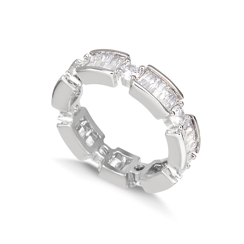 Anel aliança baguetes e zircônia oval cristal com banho de ródio branco