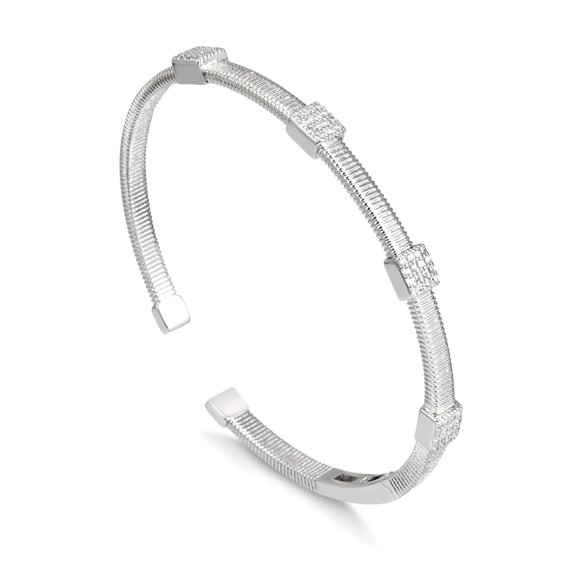 Pulseira bracelete detalhes quadrados cravejados com banho de ródio branco