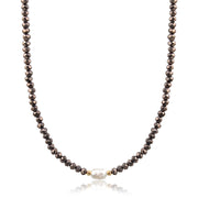 Colar cristal marrom com pérola com banho de ouro 18k