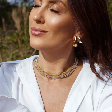 Pulseira ou colar estilo corda de violão com fecho imã com banho de ouro 18k