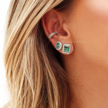 Piercing cravejado com banho de ródio branco