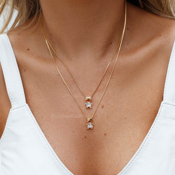 Colar menina com coração cristal com banho de ouro 18k