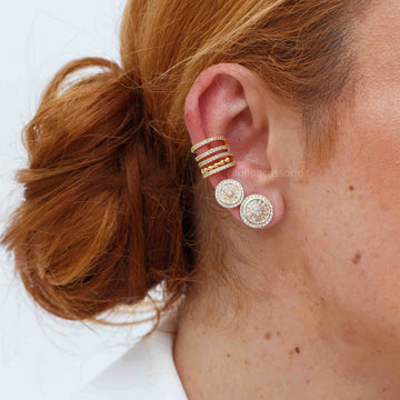 Brinco pizza detalhe liso M com banho de ouro 18k