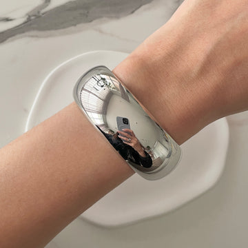 Pulseira bracelete maxi abaloado com banho de ródio branco