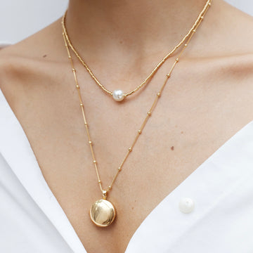 Colar canutilhos com pérola banhado em ouro 18k