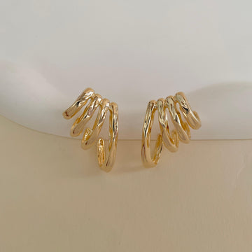 Brinco argola 4 linhas orgânicas com banho de ouro 18k