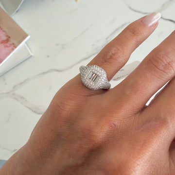 Anel dedinho cravejado luxo com banho de ródio branco