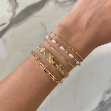 Pulseira elos finos com banho de ouro 18k