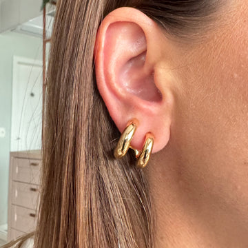 Brinco argola dupla lisa com banho de ouro 18k
