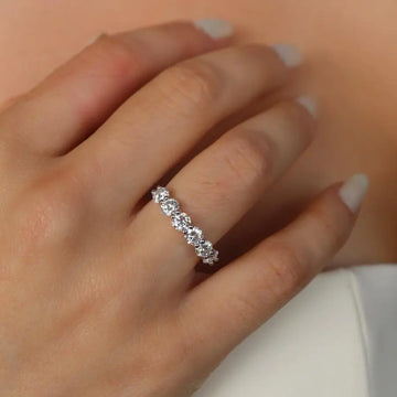 Anel prata 925 meia aliança MOISSANITE 4mm 1.8 quilates